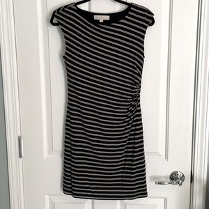 LOFT PETITE STRIPES DRESS WITH SIDE RUCHING
